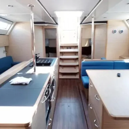 Botel Prestige